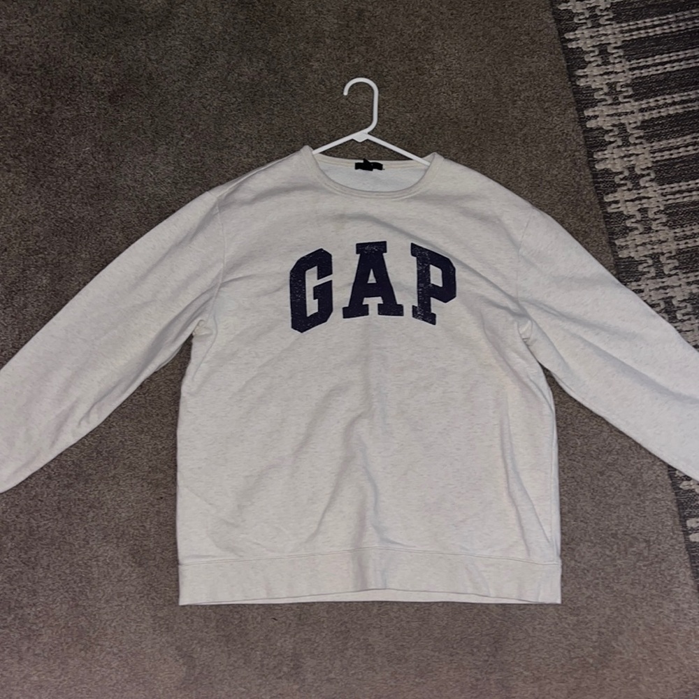 Gap sweat shirt